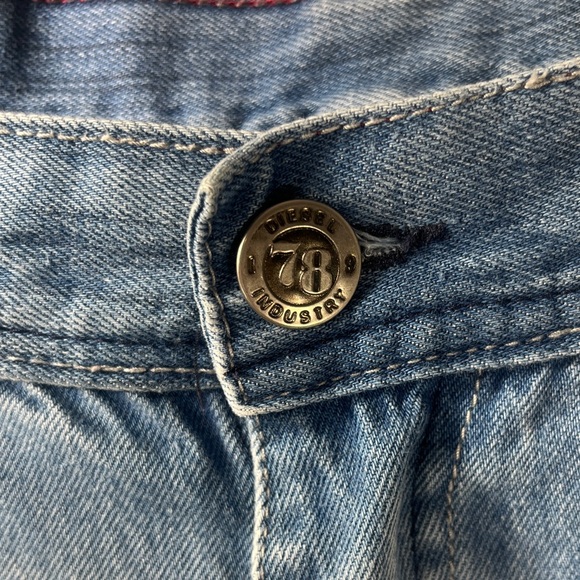 Diesel Men's Faded Blue Straight Jeans - Picture 4 of 12